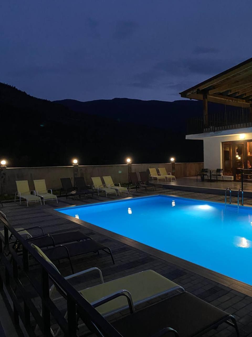 Anne'S Hotel In Mestia Exterior foto
